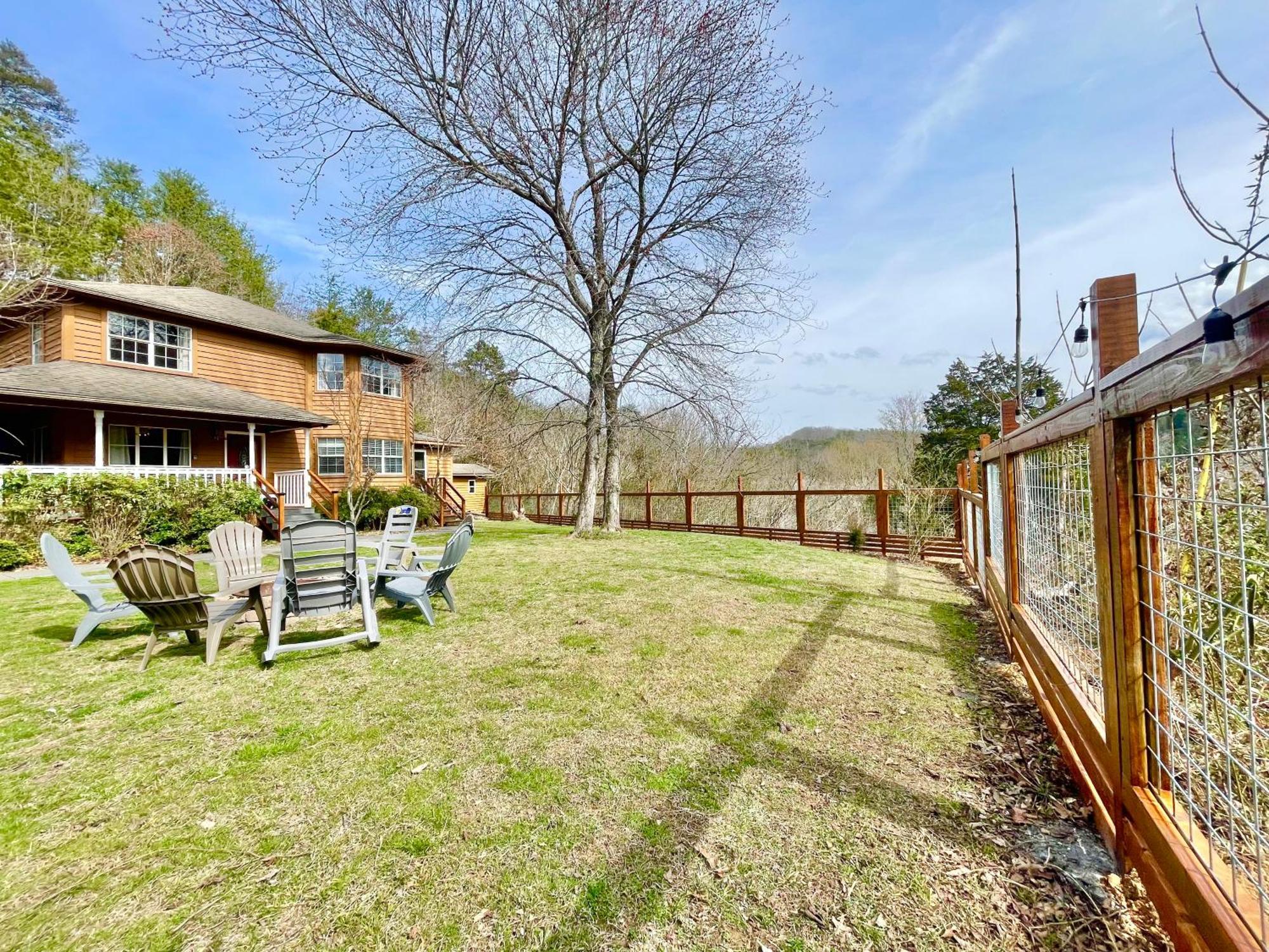5Bedrooms*4King Beds*Outstanding Location*Hottub* เซอเวียร์วีล ภายนอก รูปภาพ