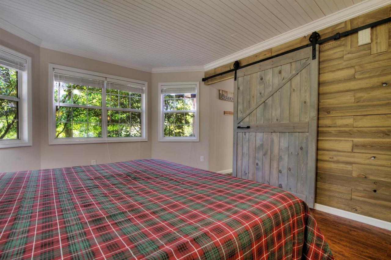 5Bedrooms*4King Beds*Outstanding Location*Hottub* เซอเวียร์วีล ภายนอก รูปภาพ
