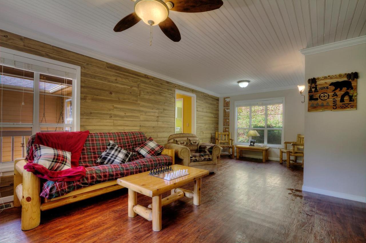 5Bedrooms*4King Beds*Outstanding Location*Hottub* เซอเวียร์วีล ภายนอก รูปภาพ