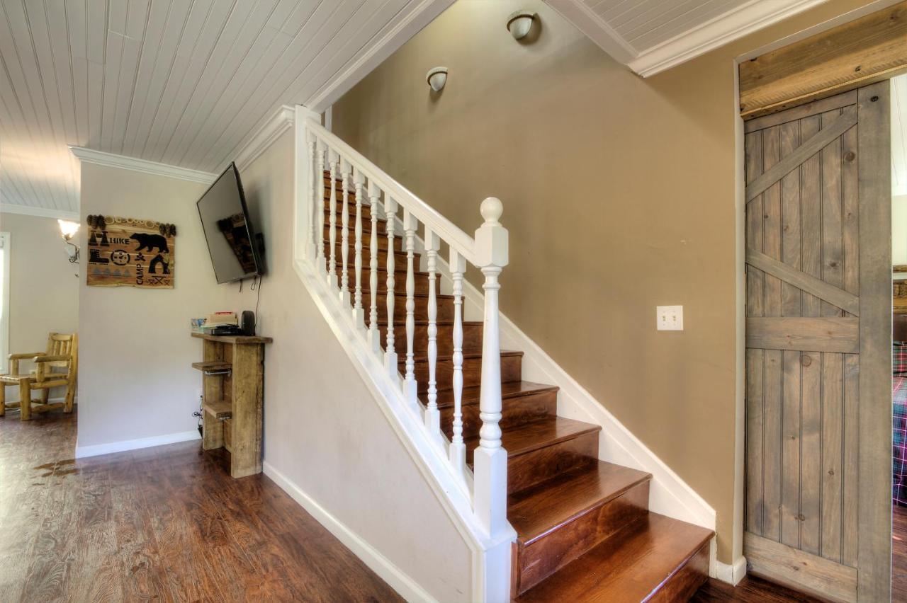5Bedrooms*4King Beds*Outstanding Location*Hottub* เซอเวียร์วีล ภายนอก รูปภาพ